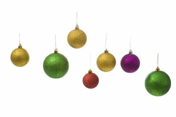 Évaluer votre capacité créative en personnalisant vos boules de Noël.