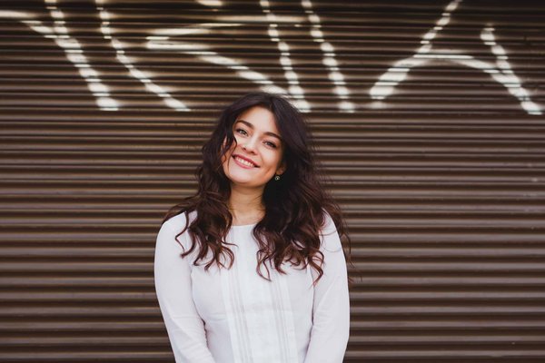 Astuces pour capturer le sourire parfait : conseils de photographie pour les rencontres en ligne