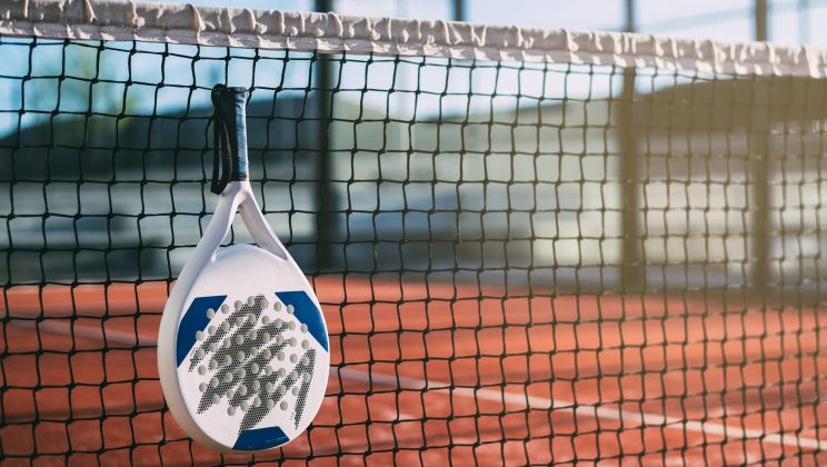 Raquette de padel : les critères de choix à savoir